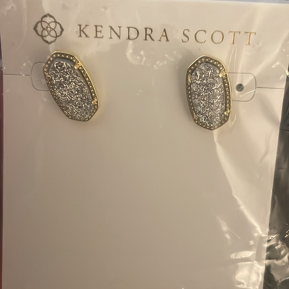 NWT Kendra Scott Ellie Earrings